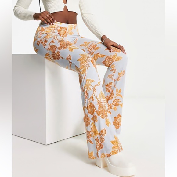 Free People Make A Statement Floral Flare Pants in Cloud Combo Size Large - Picture 2 of 6